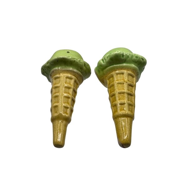 Vintage Ice Cream Cone Salt & Pepper Shaker Set - Mint Green & Yellow Ceramic - Picture 4 of 5
